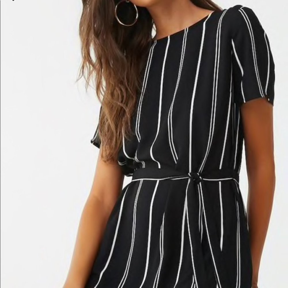 Forever 21 black and white striped short sleeve mini dress - Size M NWT